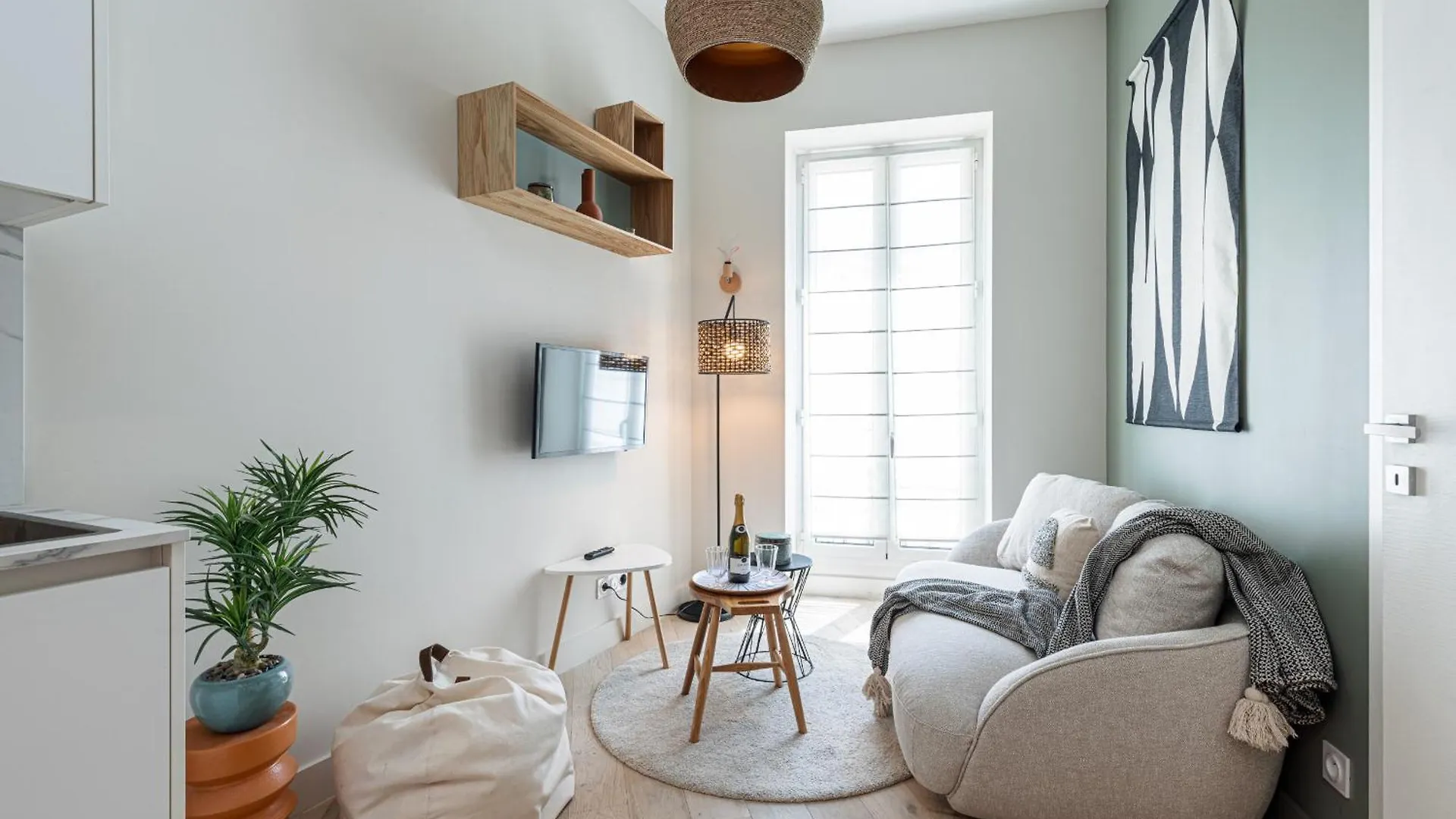 Apartment Charming Central 1 Bdr Nice